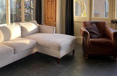 Braunston House | Artful Retreat at Southfield: Family and Pet Friendly Stay