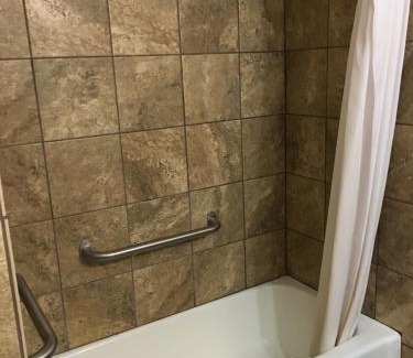 Bloomfield Hotel | Pet-Friendly Southfork Motel with Exceptional Amenities