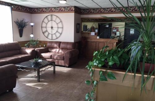 Bloomfield Hotel | Pet-Friendly Southfork Motel with Exceptional Amenities