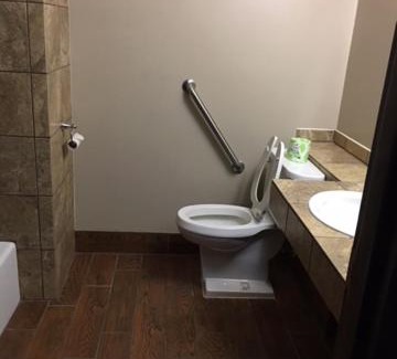 Bloomfield Hotel | Pet-Friendly Southfork Motel with Exceptional Amenities