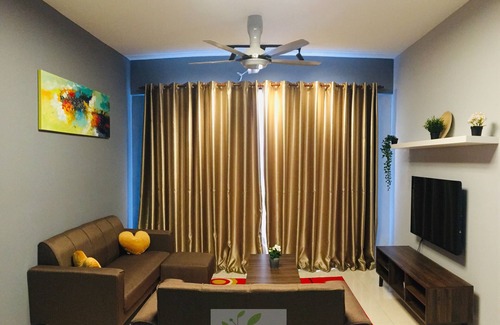 Kajang Condo | Inviting SouthGreen Homestay with Pool & Kitchen Amenities