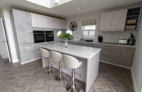 Bembridge House | Discover Southlands: Top-Rated Three Bedroom Holiday Home