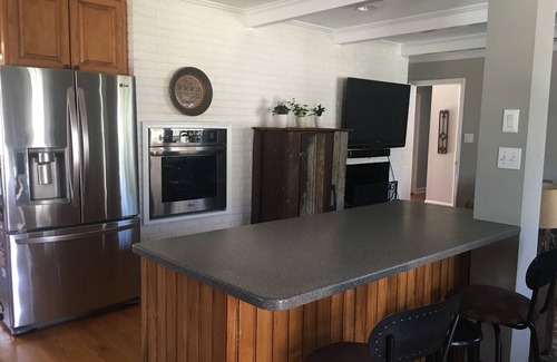 Charlotte House | Inviting Southpark Ranch: Ideal for Families & Pets