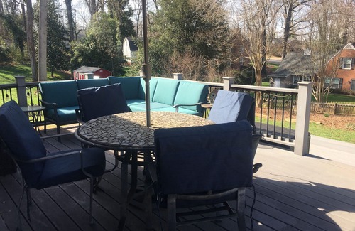 Charlotte House | Inviting Southpark Ranch: Ideal for Families & Pets