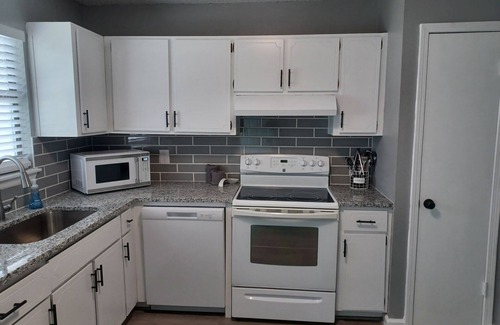 Arlington House | Southside Bungalow - Pet-Friendly with Oceanfront Views