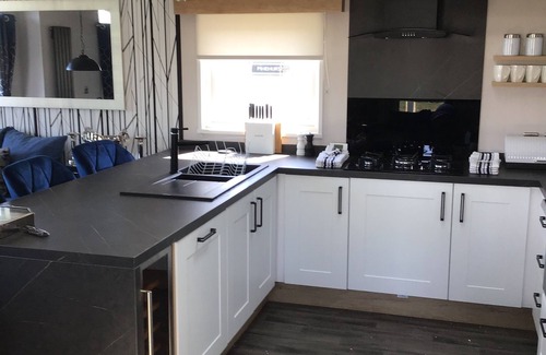Skegness House | Experience Southview VIP Lodge: Pet-Friendly & Pool Access