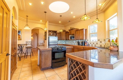 Zuzax Villa | Peaceful Southwest Mountain Villa - Guest Rated 9.8/10