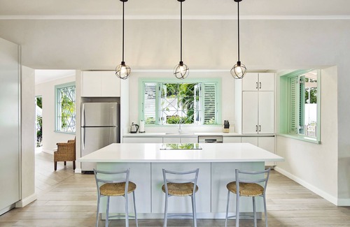 Gibbs Bay House | Beachfront Bliss at Southwinds Beach House with Ocean Views