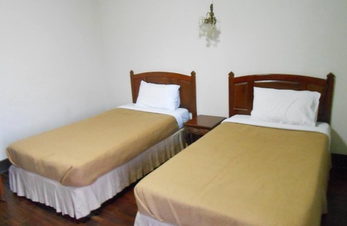 Vientiane Hotel | Affordable Family Stay with Breakfast at Souvanna Hotel 1