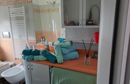 Precotto Apartment | Pet-Friendly Souvenir Hotel with Hot Tub and Family Amenities