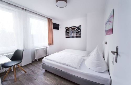 Niederzwehren Hotel | Enjoy Family-Friendly Comfort at SOVA Hotel with Pool Access