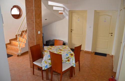 Hajduszoboszlo House | Modern SovaApartman: Guest Rated 9.3 with Family Amenities