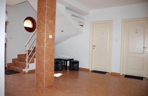 Hajduszoboszlo House | Modern SovaApartman: Guest Rated 9.3 with Family Amenities