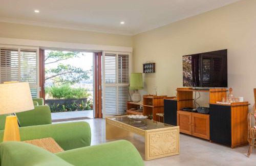 Lovedale House | Explore Sovereign Hill Country Villa: Family-Friendly Retreat