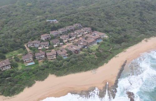 KwaDukuza Apartment | Oceanfront Escape at Sovereign Paradise - Unit 22
