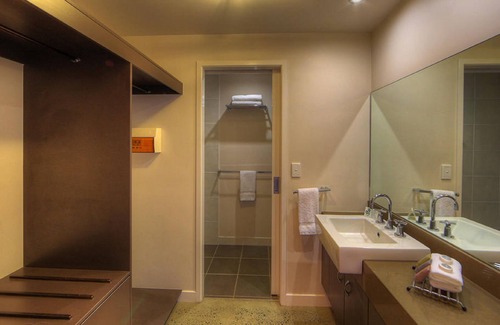 Cooktown Hotel | Eco-Friendly Sovereign Resort Hotel with Pool & Restaurant