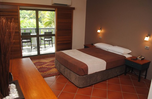 Cooktown Hotel | Eco-Friendly Sovereign Resort Hotel with Pool & Restaurant