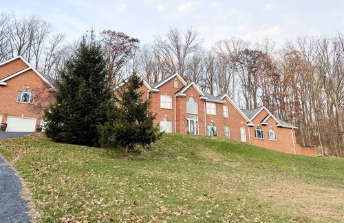 Chillicothe House | Discover Sovereign Summerhill: Pool, Hot Tub & Kids' Haven