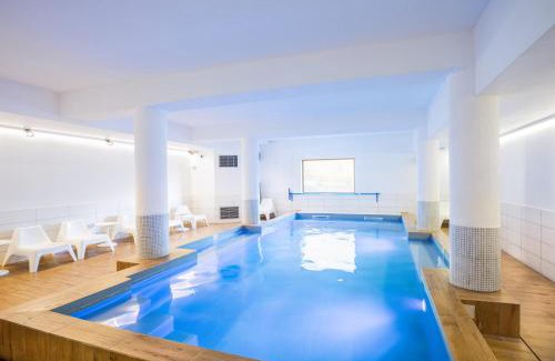 Valfrejus Hotel | Family-Friendly SOWELL Valfrejus with Private Pool & Dining