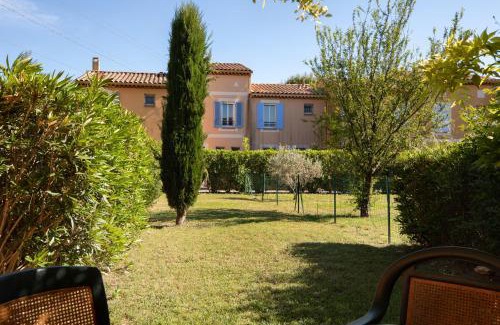 Arles Resort | Discover SOWELL RESIDENCES Les Mazets with Pool & Spa