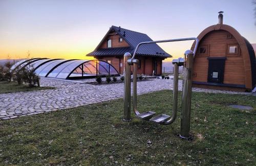 Jugow Apartment | Discover Sowiogórska Ostoja: Guest Rated 9.6, Oceanfront Bliss