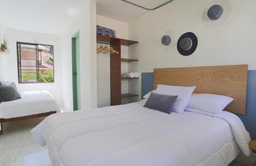 El Penol Hotel | Charming Soy Local Guatape: Poolside Relaxation Awaits