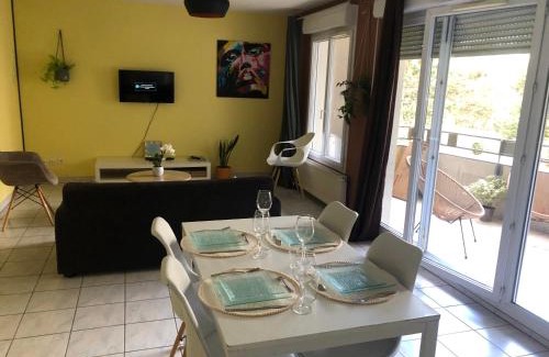 Quartier Villeneuve - Village-Olympique Apartment | Family-Friendly Stay at Soyeux de la Bruyère, Grenoble