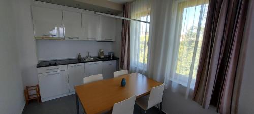 Budjaka Apartment | Idyllic Sozopol Paradise View with Oceanfront Pool Access