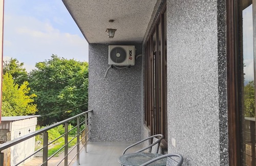 Kobuleti Apartment | Cozy 2-Room Apartment with Family and Pet-Friendly Amenities