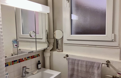 Montreuil Apartment | Vintage 3-Room Retreat Near JO: Family-Friendly Stay