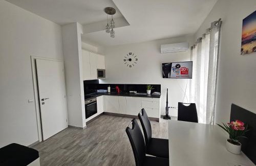 Balatonalmadi Apartment | Experience Oceanfront Bliss at Spílerapartman 1
