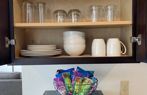 Norman Apartment | Prime 2-Bed Apartment Near OU with Spa & Breakfast
