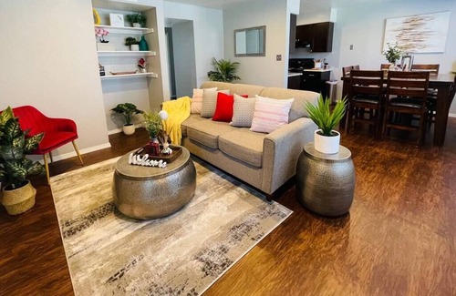 Norman Apartment | Inviting 2 Bed Apartment Near OU with Pool & Spa Access