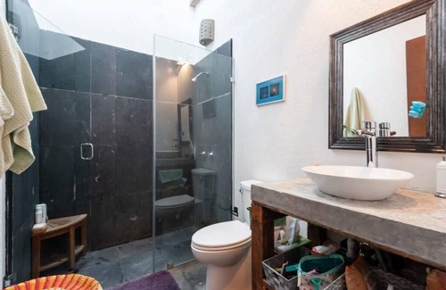 Valle de Bravo House | Modern Home with Large Terrace, Garden & Lake View Amenities