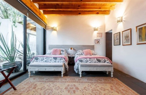 Valle de Bravo House | Modern Home with Large Terrace, Garden & Lake View Amenities