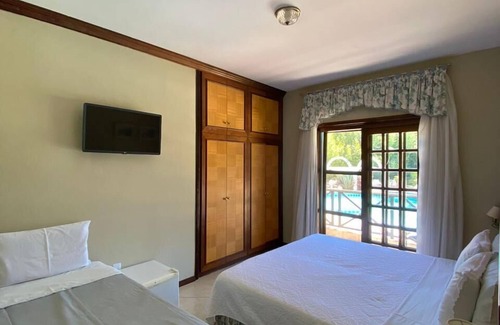 Boqueirao Hotel | Relax at Spaço Vale do Jordão with Pool & Spa Amenities