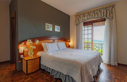 Boqueirao Hotel | Relax at Spaço Vale do Jordão with Pool & Spa Amenities