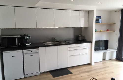 Cambo-les-Bains Apartment | Relaxing Spa Retreat with Family-Friendly Amenities