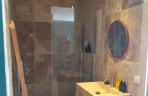 Liergues House | Spa and sauna in the heart of the golden stones: the shelter