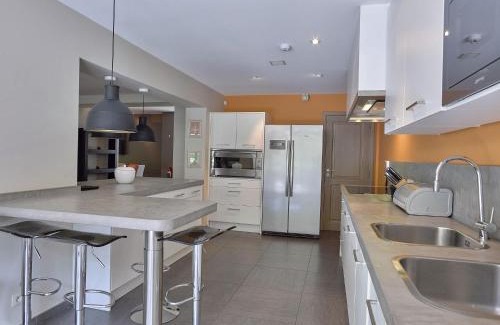 Spa House | Serene Holiday Home with Pool & Hot Tub in Spa Retreat