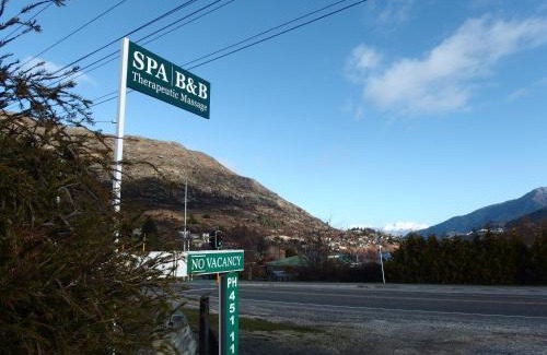 Frankton Bed & Breakfast | Relaxing Spa B&B with Hot Tub & Pet-Friendly Options