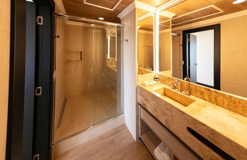 Bento Goncalves Hotel | Relax at Spa do Vinho Hotel with Pool & Spa Amenities