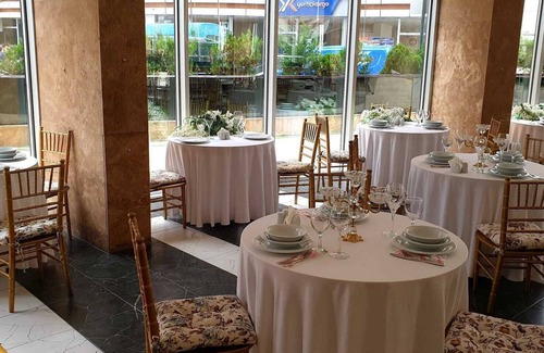 Yomra House | Relaxing Getaway with Spa, Fitness & Cafe Near Airport