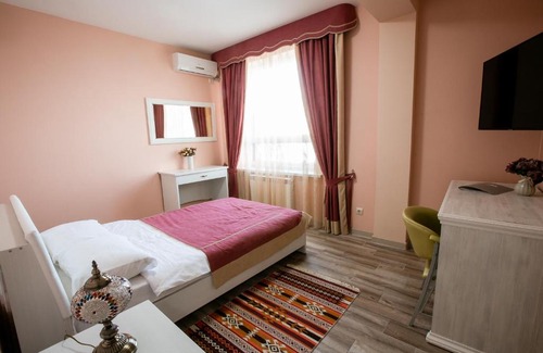 Makhachkala Hotel | Relax at SPA-Hotel "Белый Медведь" with Ocean Views