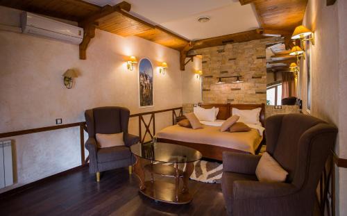 Darnitsa District Hotel | Relaxing Spa-Hotel Myslyvskiy Dvir with Ocean Views