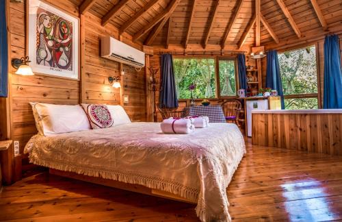 Amirim House | Relax at Spa in The Woods - B&B with Hot Tub Amenities