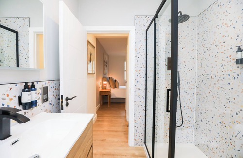 Hereford House | Indulgent Retreat with Spa-Like Bathrooms and Family Amenities