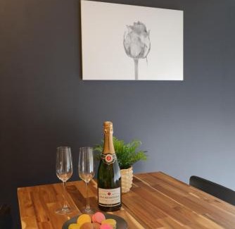 Aulnat Apartment | Indulgent Spa Escape - Queen Size Cocooning Retreat