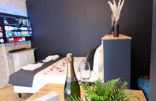 Aulnat Apartment | Indulgent Spa Escape - Queen Size Cocooning Retreat