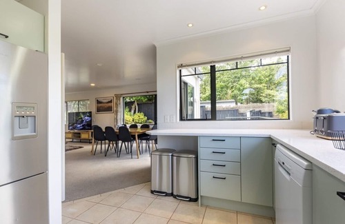 Greenlane - Ellerslie House | Discover Relaxation: Spa, Movies & Games at Ellerslie!